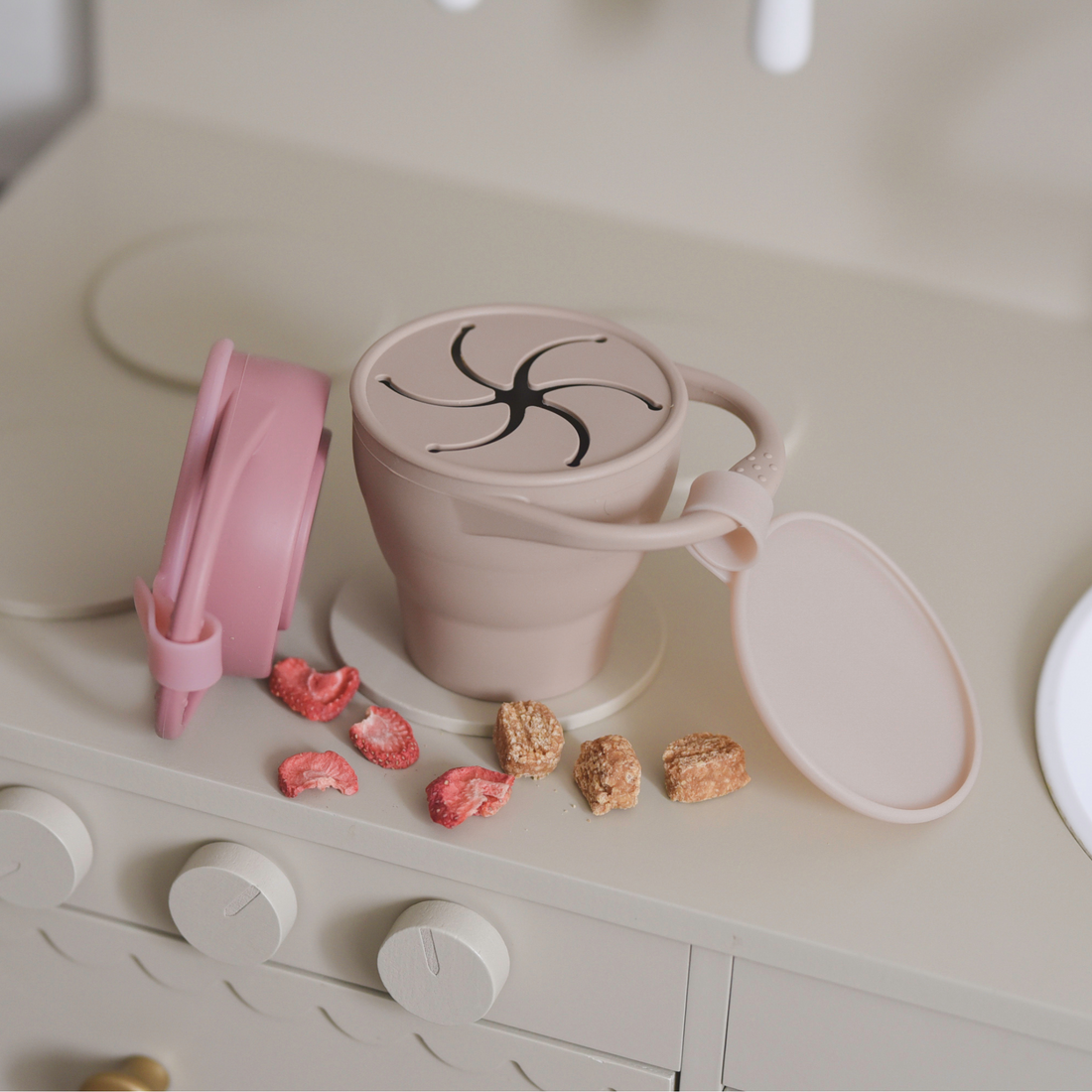 Die perfekte Snacklösung für Kleinkinder: Unsere neuen Silikon-Snackboxen. Jetzt erhältlich! ✨